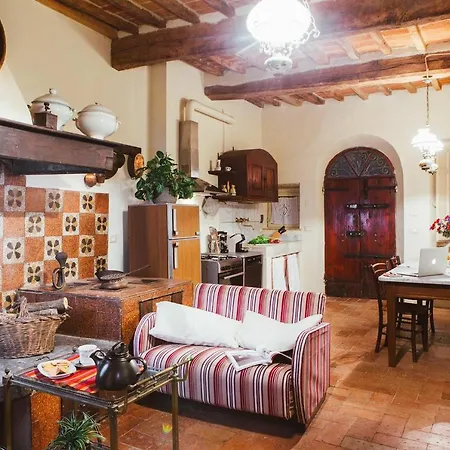 Angolo Divino Tuscany Lucignano